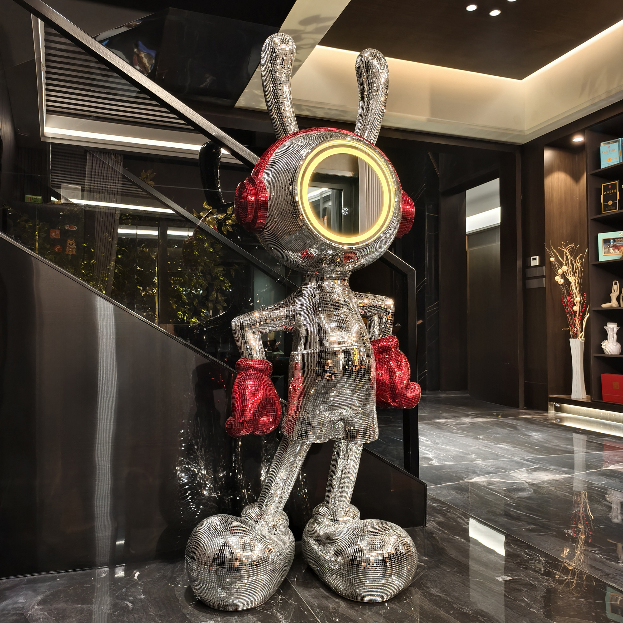 Space Rabbit Mickey Floor Stan - Lighting Decor Company reseña y precio