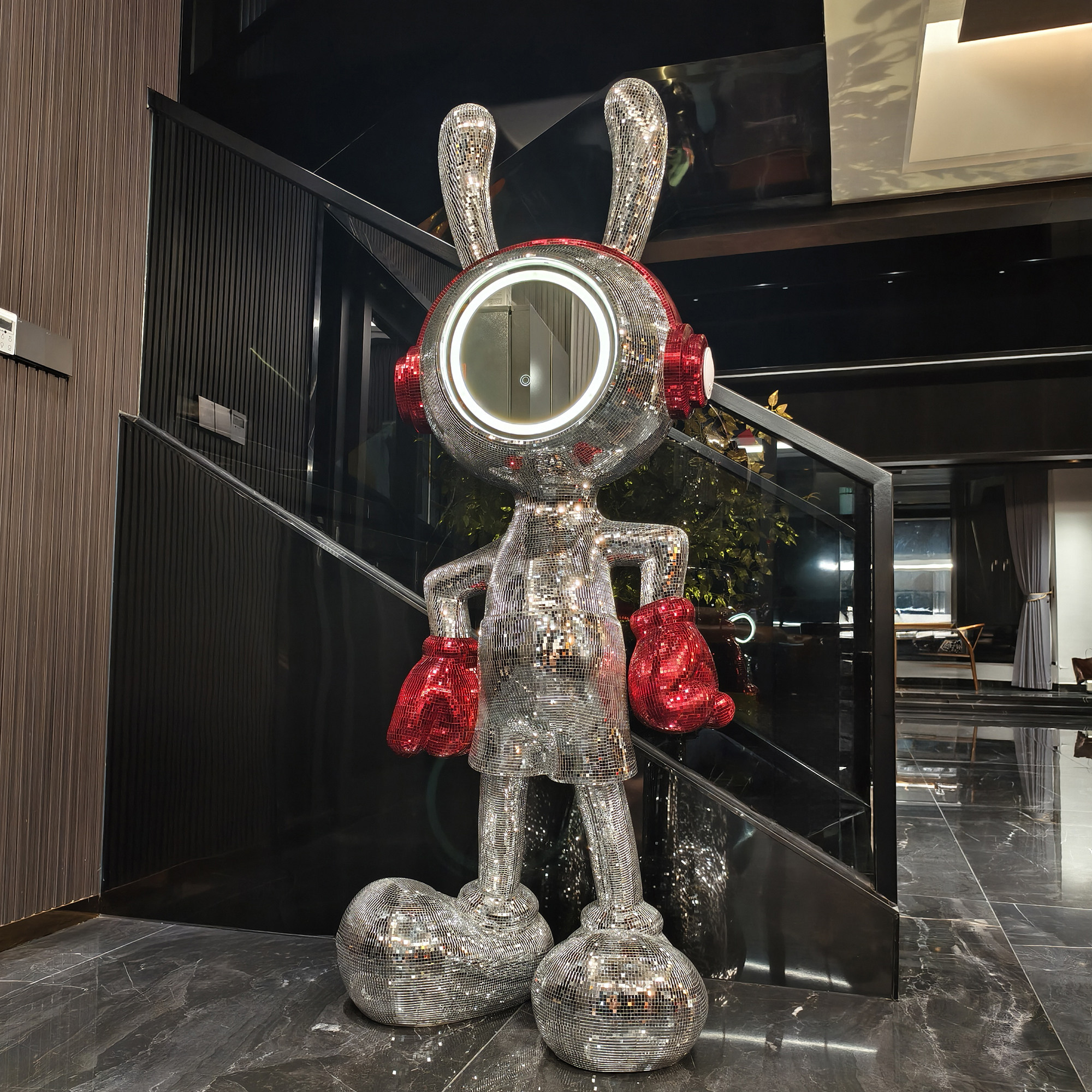 Space Rabbit Mickey Floor Stan - Lighting Decor Company reseña y precio