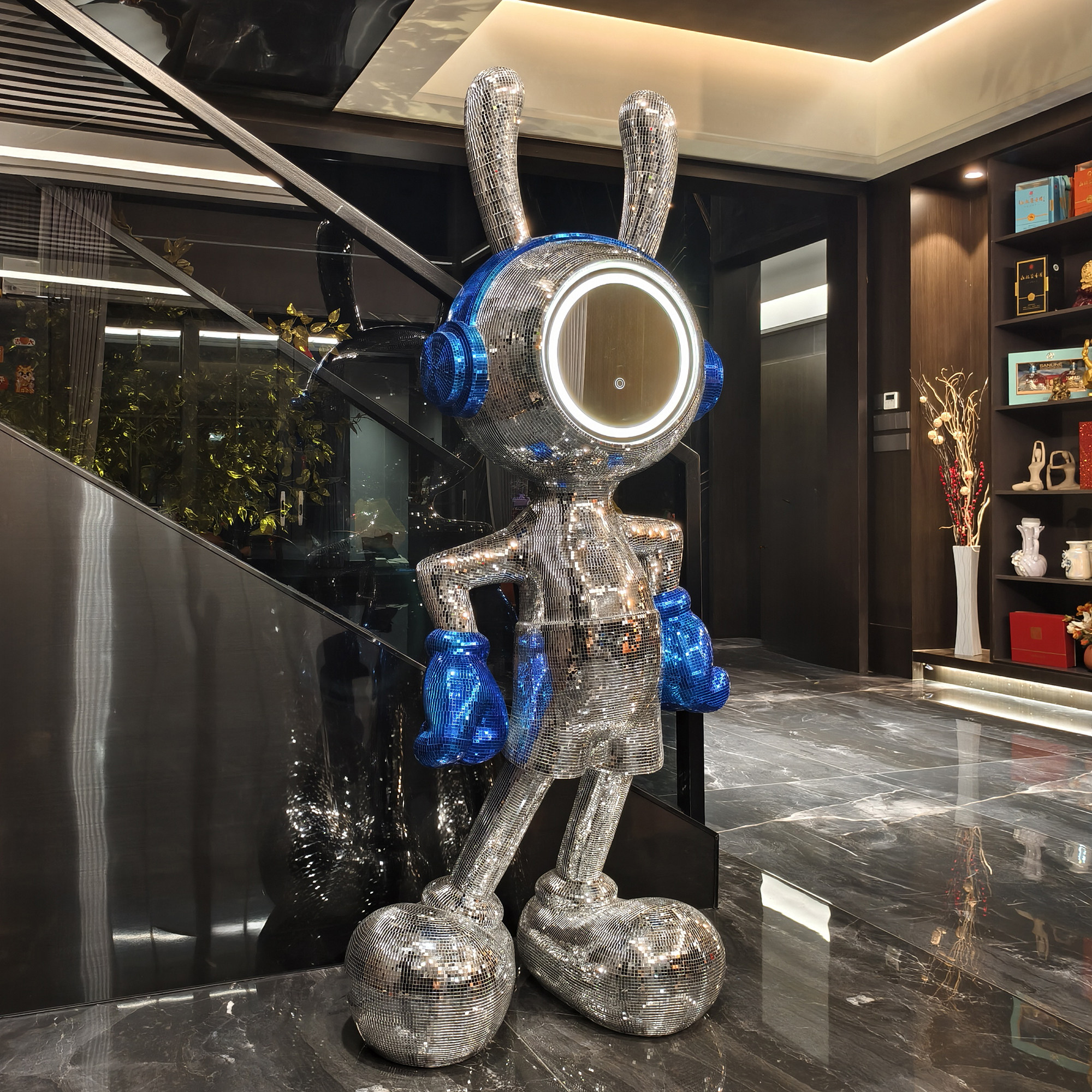 Space Rabbit Mickey Floor Stan - Lighting Decor Company reseña y precio