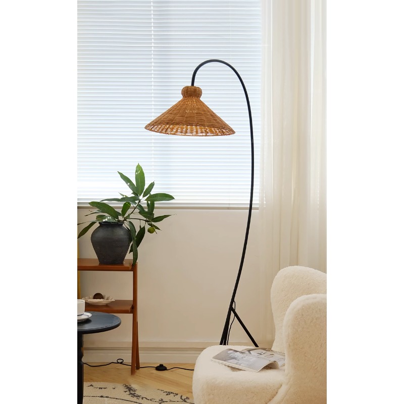 Mid Century Rattan Floor Lamp  - Lighting Room Decor Items reseña y precio